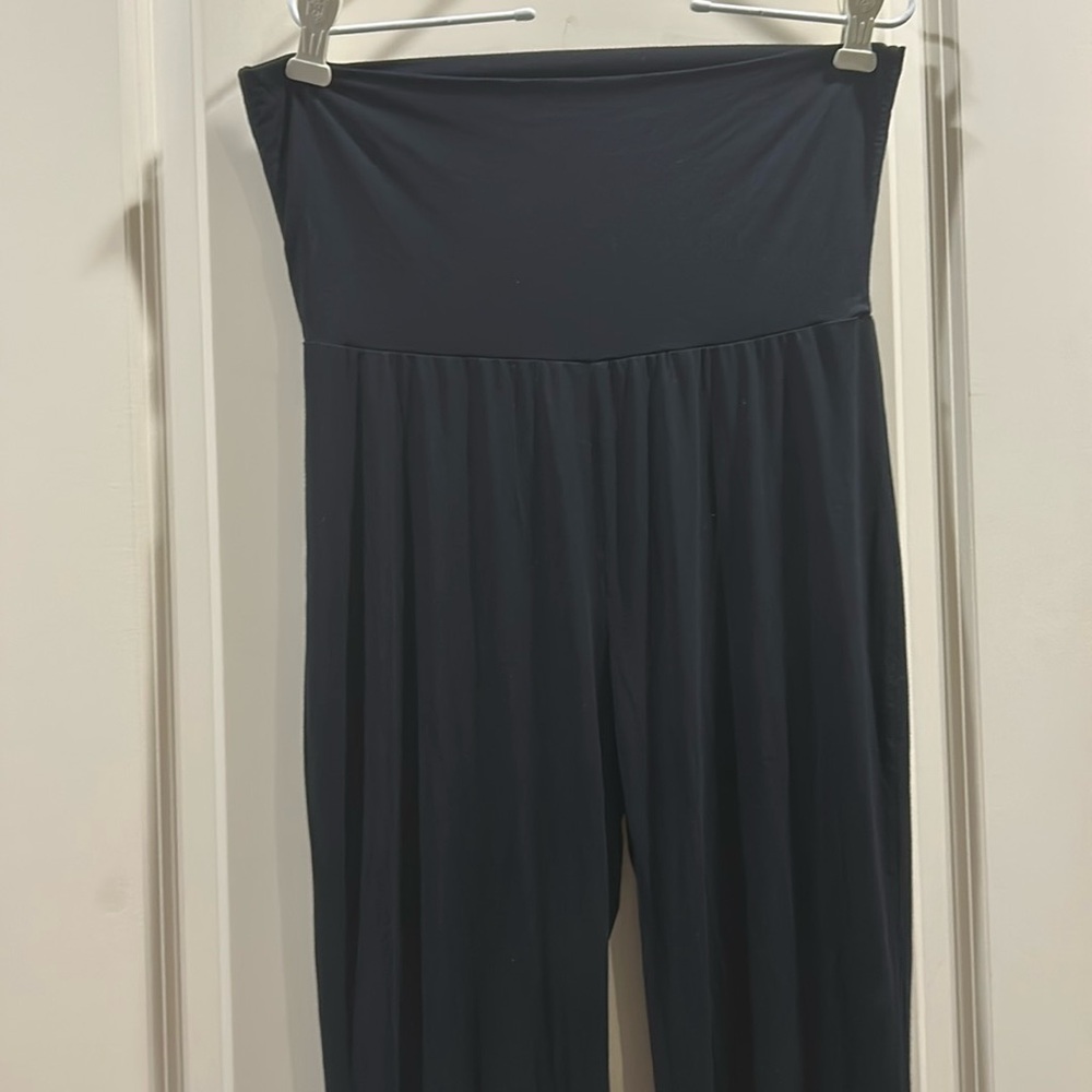 Commando High Waisted High Waisted Flared black Legging w/ high stretch size M